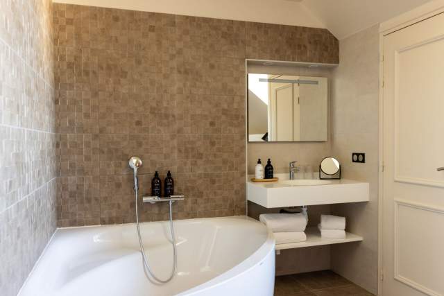Bathroom L’Invitation Au Voyage Honfleur · → Hotel and Restaurant Normandy