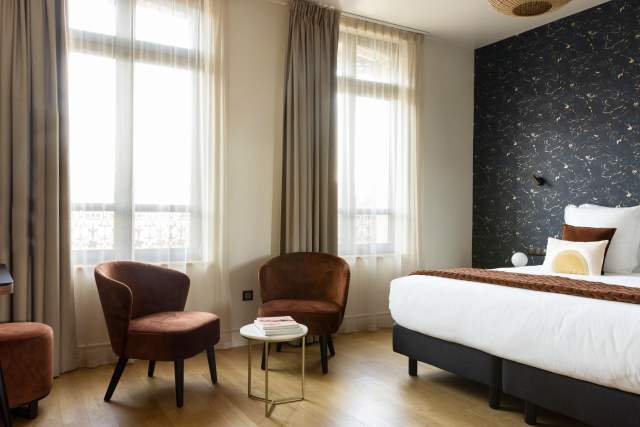 Room L’Invitation Au Voyage Honfleur · → Hotel and Restaurant Normandy