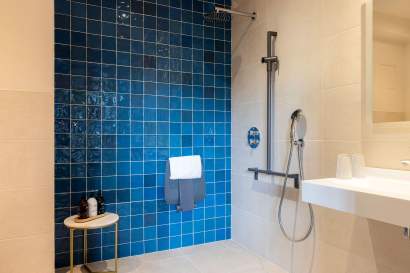 Room L’Invitation Au Voyage Honfleur · Romantic Hotel Normandy