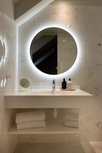 Room L’Invitation Au Voyage Honfleur · Romantic Hotel Normandy