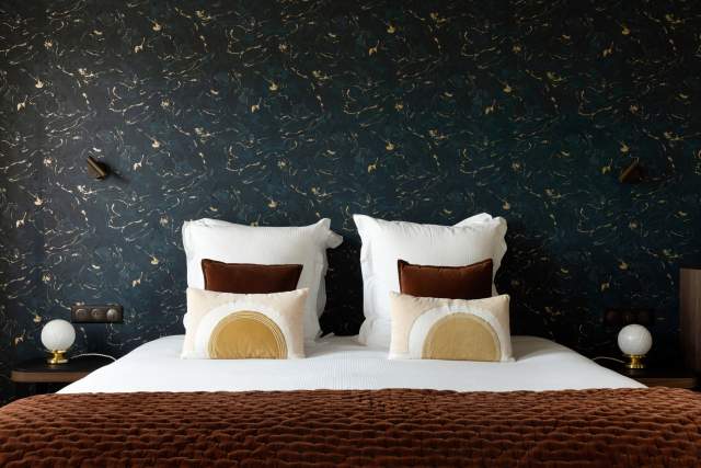 Room L’Invitation Au Voyage Honfleur · → Hotel and Restaurant Normandy