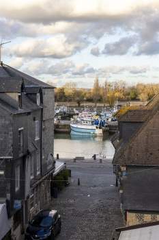 Tourisme à honfleur L’Invitation Au Voyage Honfleur ·