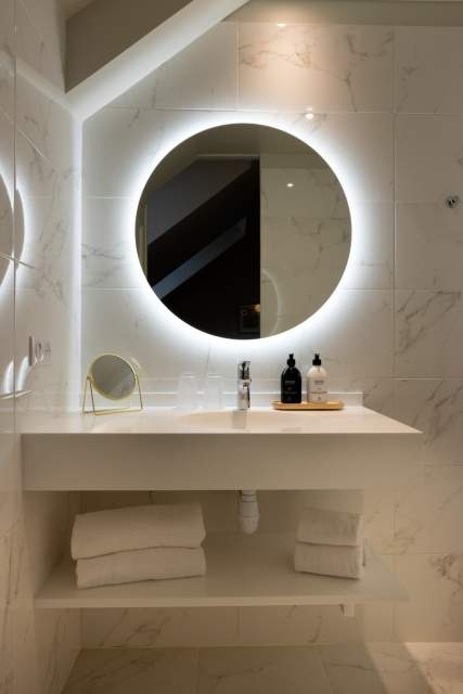 Bathroom L’Invitation Au Voyage Honfleur · → Hotel and Restaurant Normandy